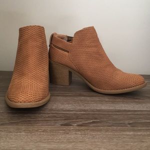 Qupid Tan Booties